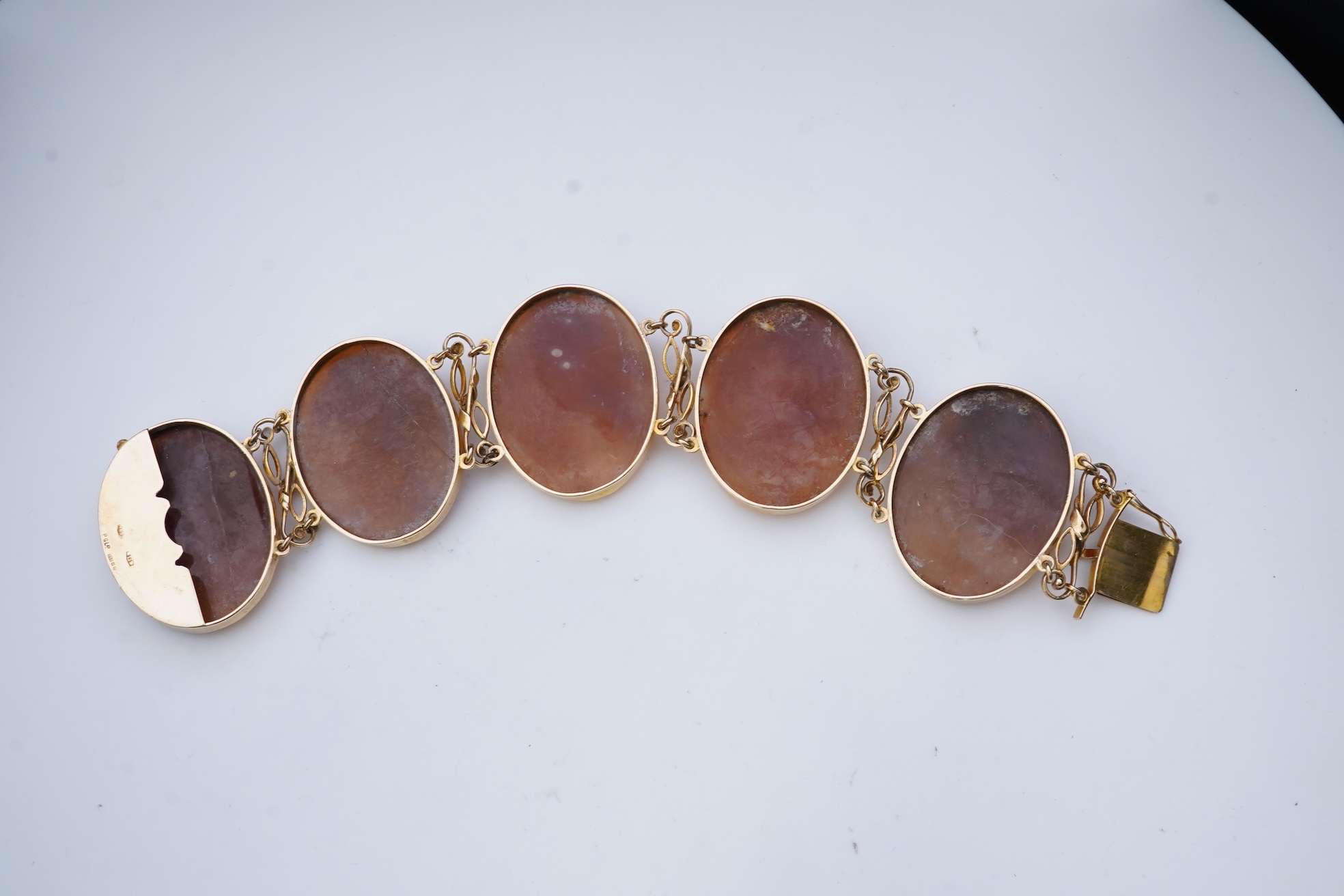 A shell cameo bracelet, Italy